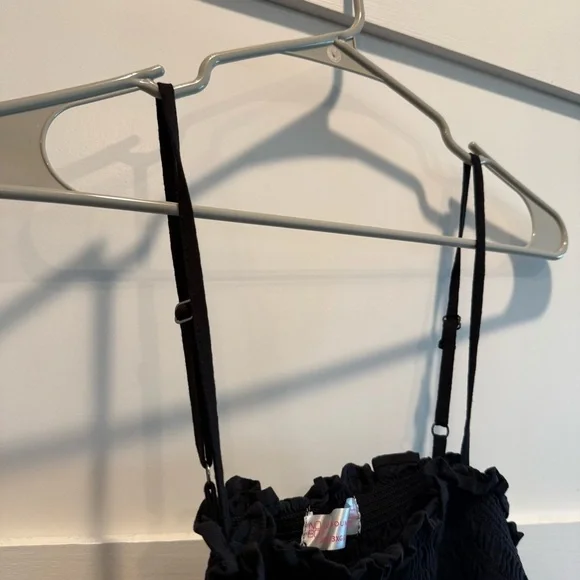 No Boundaries Black Ruffled Camisole - Picture 4 of 7